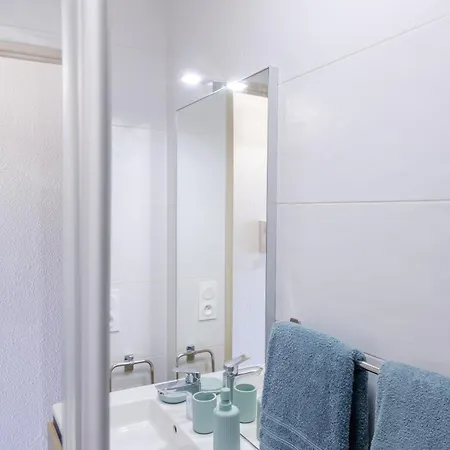 Lägenhet T2 Renove Premium - Parking Prive - Clim - 300 M - Wifi - Balcon Sainte-Maxime