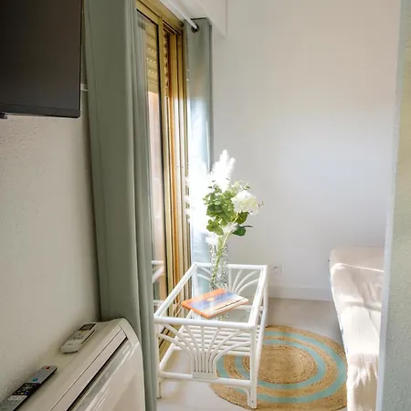 T2 Renove Premium - Parking Prive - Clim - 300 M - Wifi - Balcon Lägenhet *
