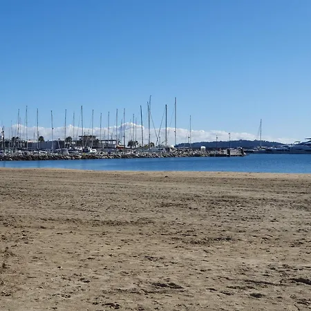 Appartement Entierement Renove, Cosy Avec Parking Prive, Wifi Rapide, Climatisation, Centre-Ville Et Plage A Pieds 300M, En Juillet Et Aout, Les Reservations Se Font Du Dimanche Au Dimanche Pour Eviter La Circulation