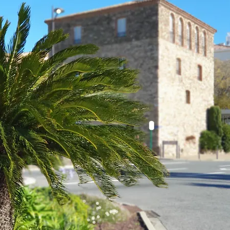 דירה T2 Renove, Tout Equipe, Tout A Pied, Parking, En Aout, Les Reservations Se Font Du Dimanche Au Dimanche Pour Eviter La Circulation *