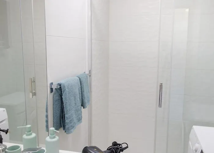 Maïmo Cosy Appartement rénové Centre Ville 300m plage, Clim, Parking Sainte-Maxime