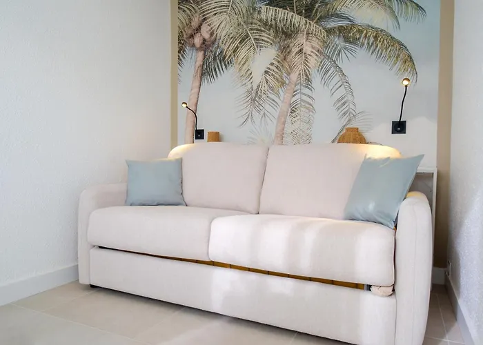 Cosy, Renove, Avec Wifi Rapide, Parking Prive, Climatisation, Calme, Vue, Centre & A 300m, Renove Fin 2025, En Juillet Et Aout, Les Reservation Se Font Du Dimanche Au Dimanche Pour Eviter Les Bouchons * Sainte-Maxime