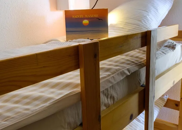 Appartement Appartement entièrement rénové, cosy avec Parking privé, Wifi rapide, Climatisation, Centre-Ville et Plage à pieds 300m, En Juillet et Août, les Réservations se font du Dimanche au Dimanche pour éviter la circulation