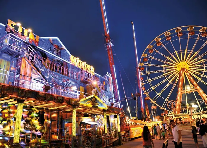 Maïmo Cosy Appartement rénové Centre Ville 300m plage, Clim, Parking Appartamento Sainte-Maxime